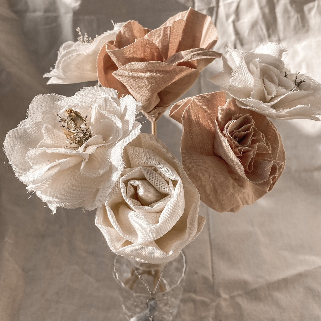Flores Eternas de Tela - Elegancia y Durabilidad en un Solo Detalle